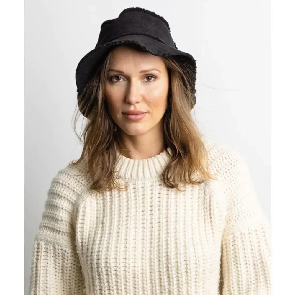 HatAttack Reversible Faux Shearling Bucket Hat - Black NEW NWT